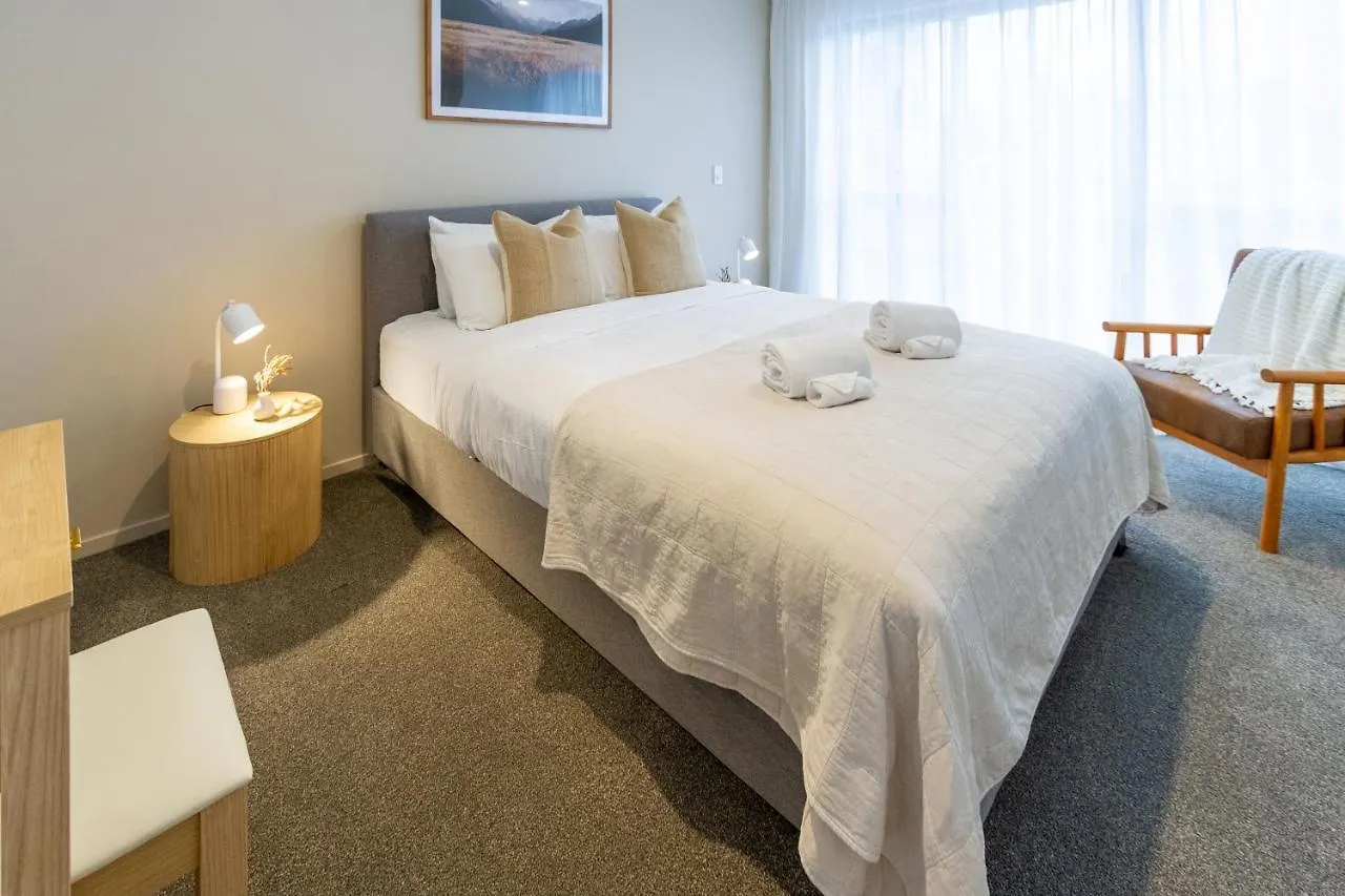 In The Heart Of It All: 2 Bed Cbd Townhouse Christchurch 0*,  New Zealand