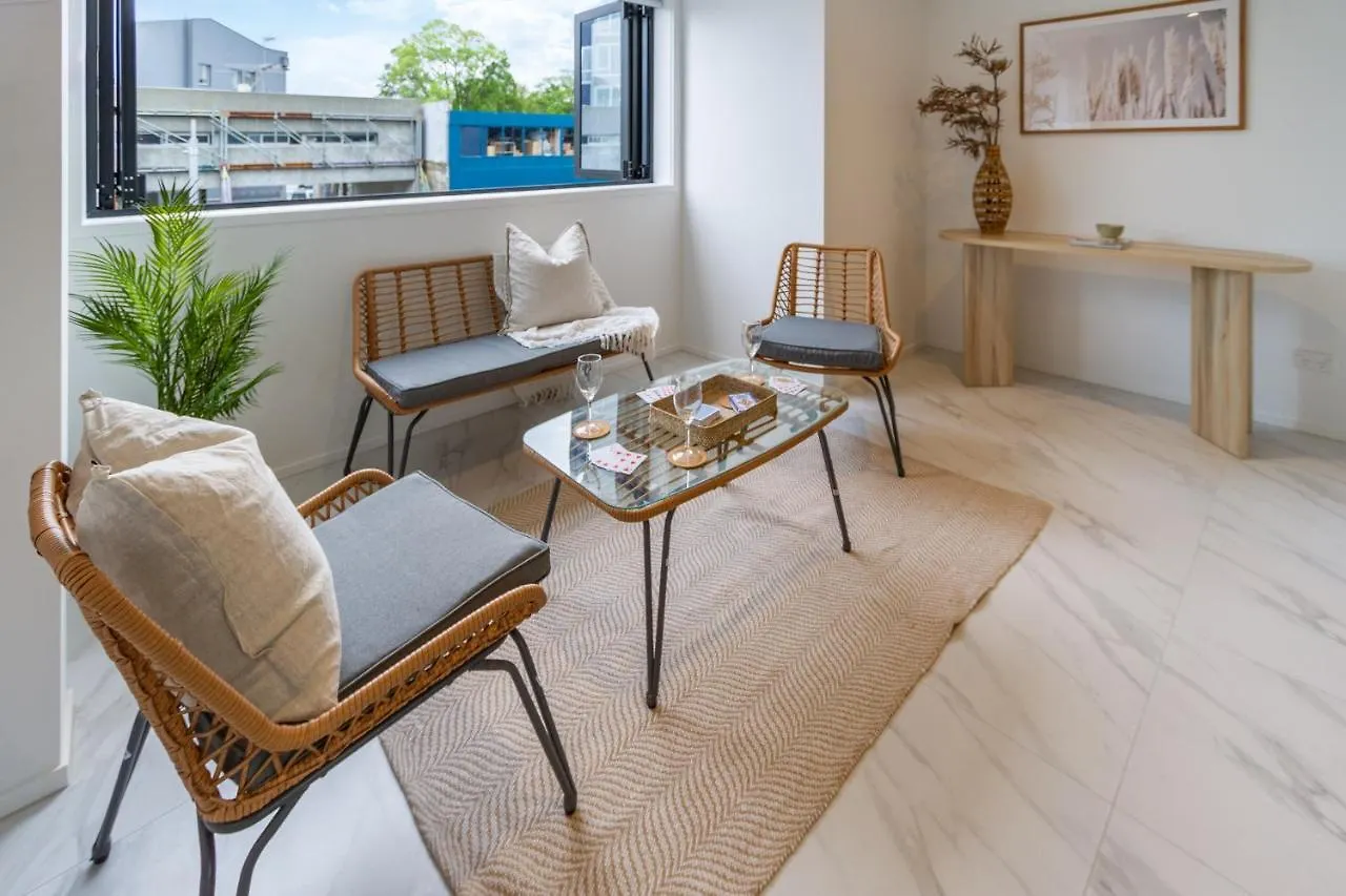 Apartment In The Heart Of It All: 2 Bed Cbd Townhouse Christchurch New Zealand