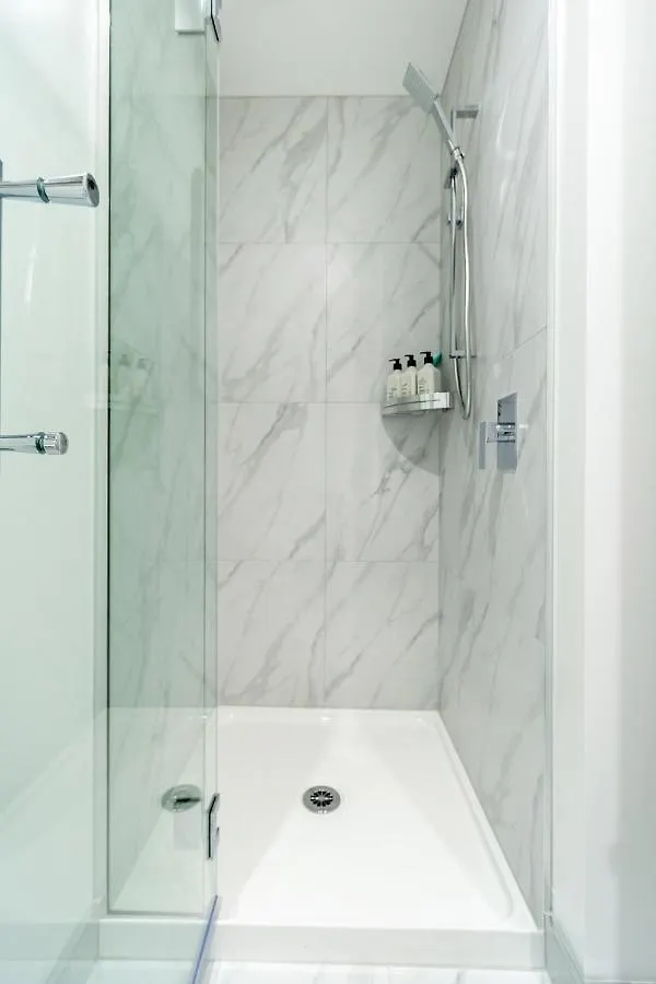 In The Heart Of It All: 2 Bed Cbd Townhouse Christchurch New Zealand