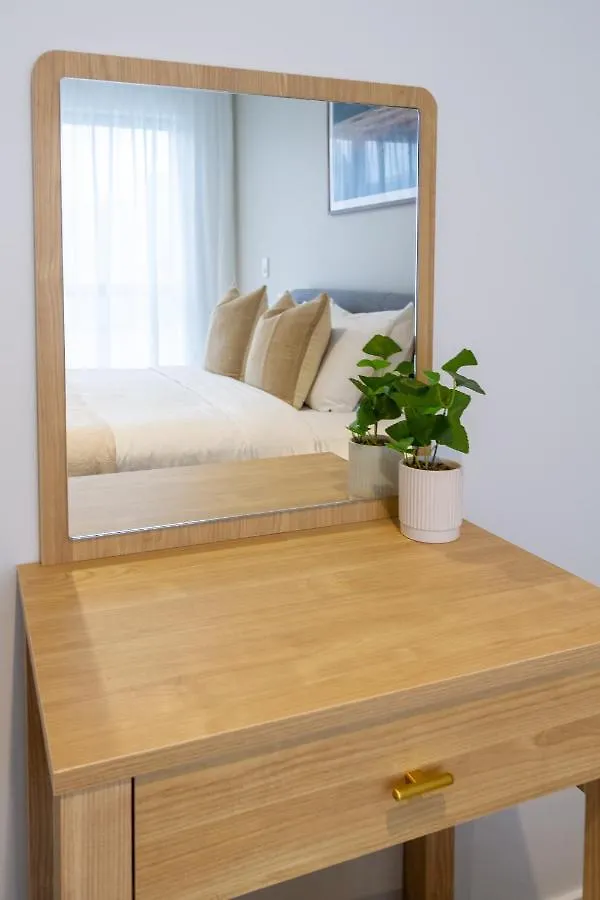 In The Heart Of It All: 2 Bed Cbd Townhouse Christchurch 0*,
