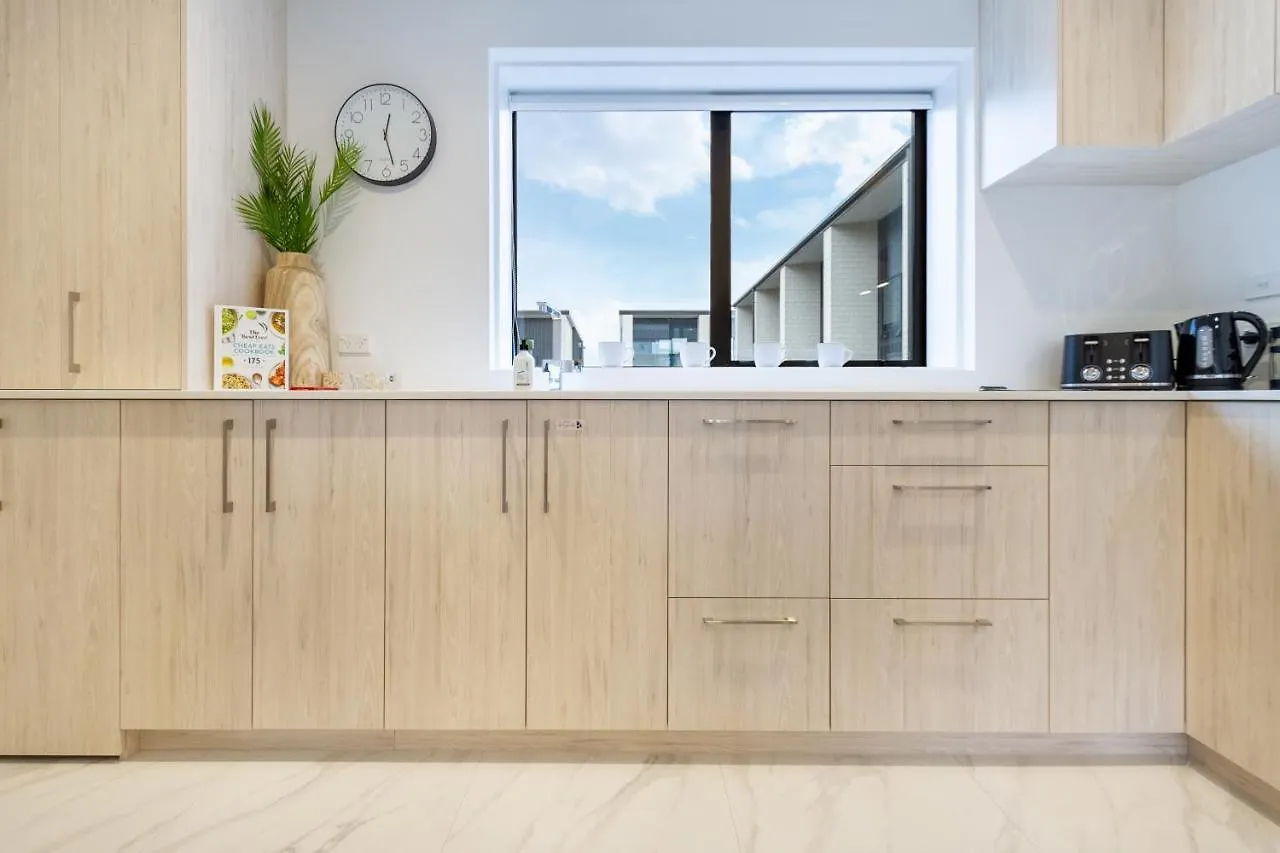 In The Heart Of It All: 2 Bed Cbd Townhouse Christchurch Apartment
